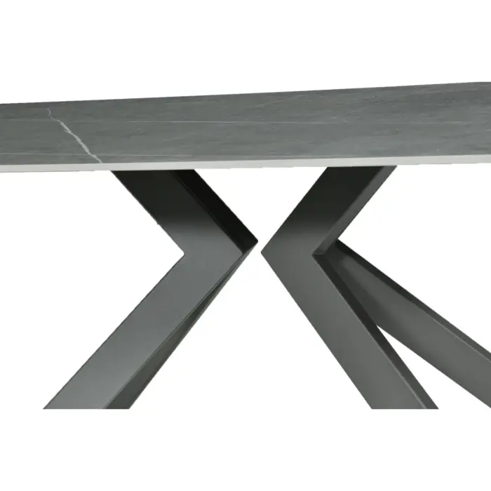 ALIEN Dining Table