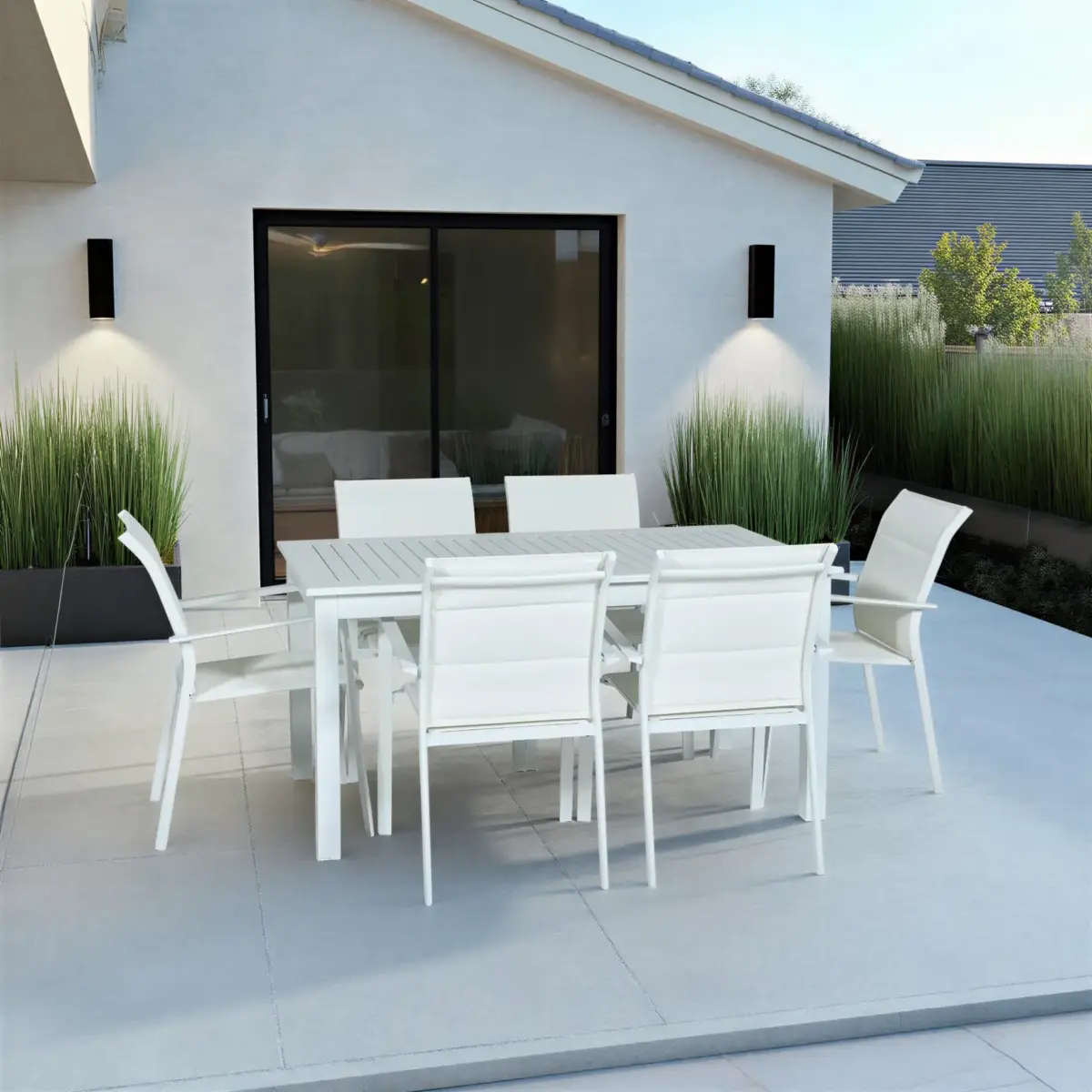 TRAYS Outdoor Dining Set