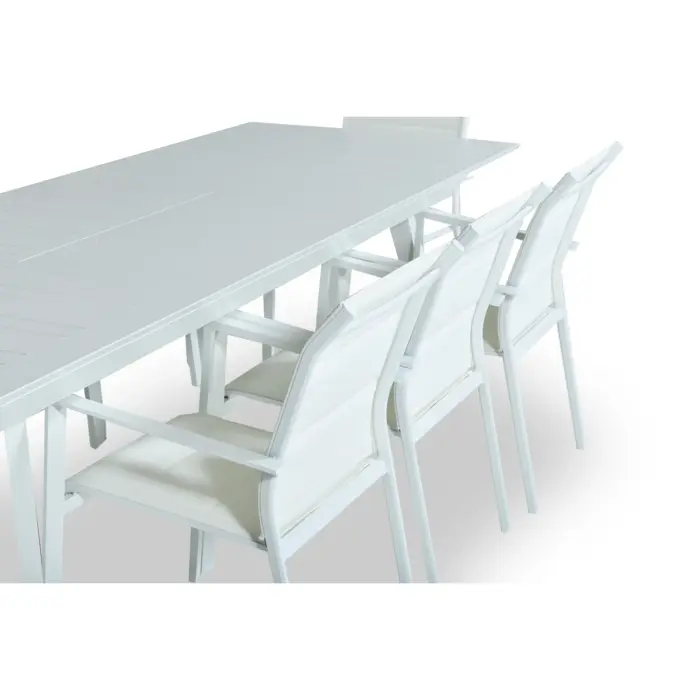 SAVOR Outdoor Dining Set