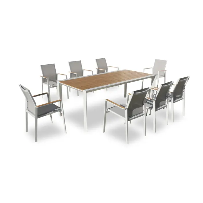 NUAR Outdoor Dining Set