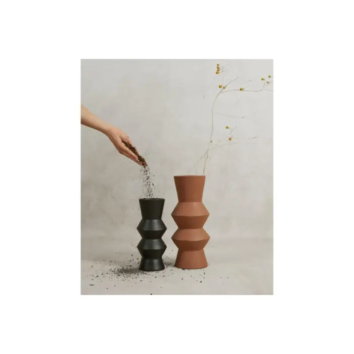 Forma Vase Aluminium Black