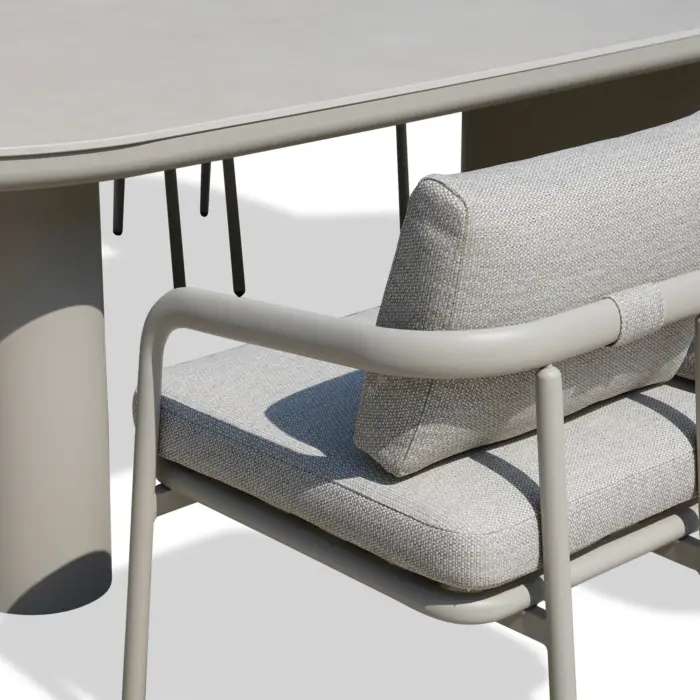 PINNIALE Outdoor Dining Set