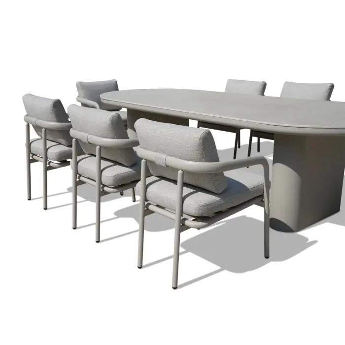 PINNIALE Outdoor Dining Set