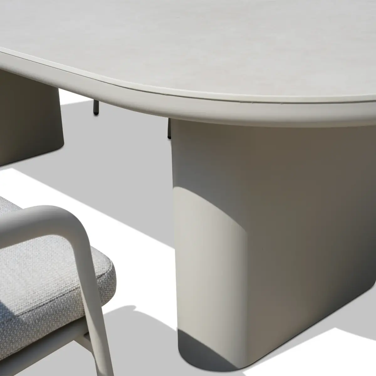 PINNIALE Outdoor Dining Set