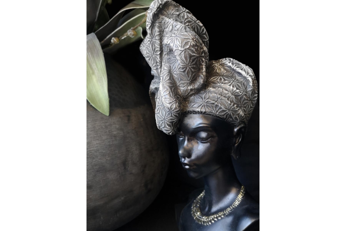 Dame Deco Figure