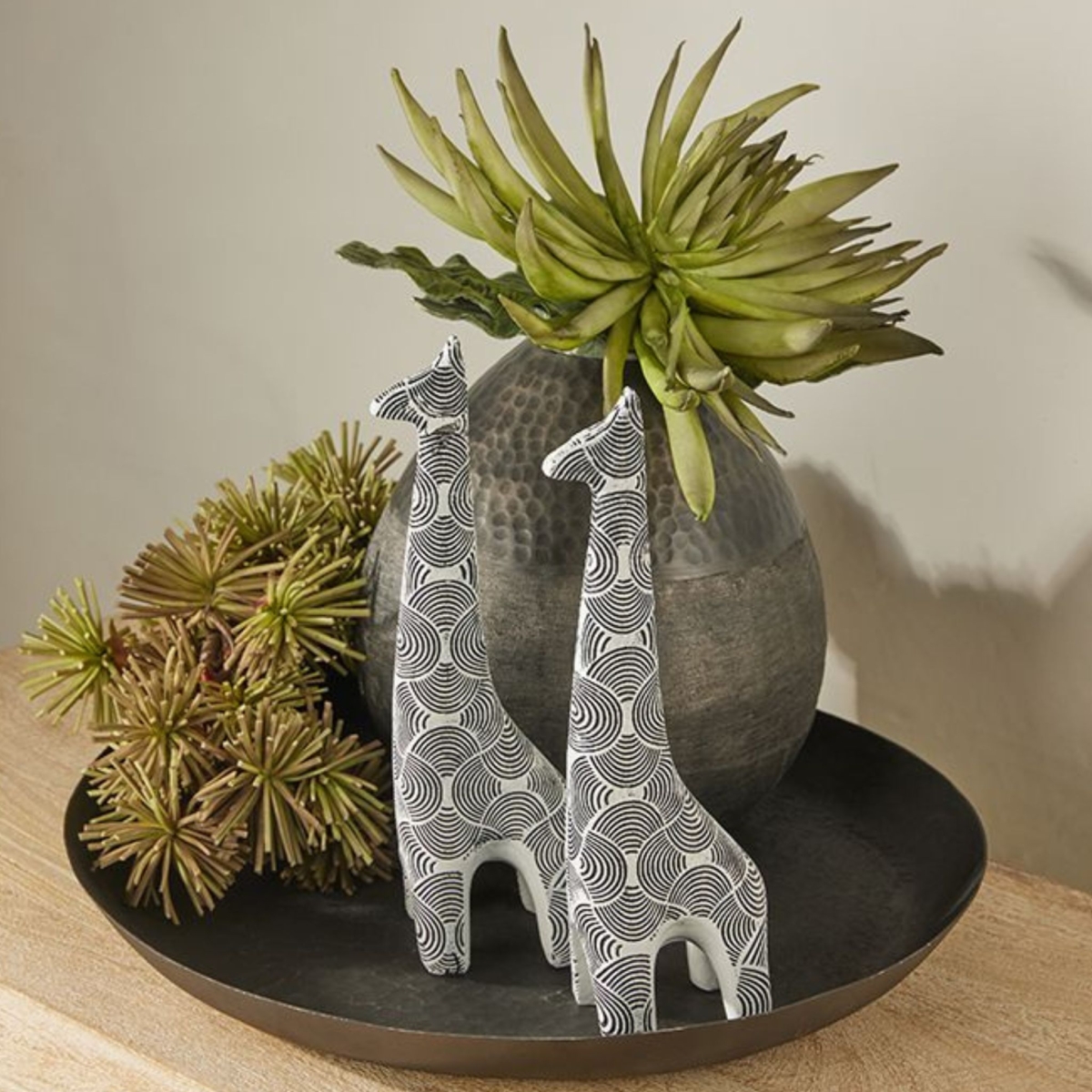 023482-2.jpg Blurry Giraffe Decor