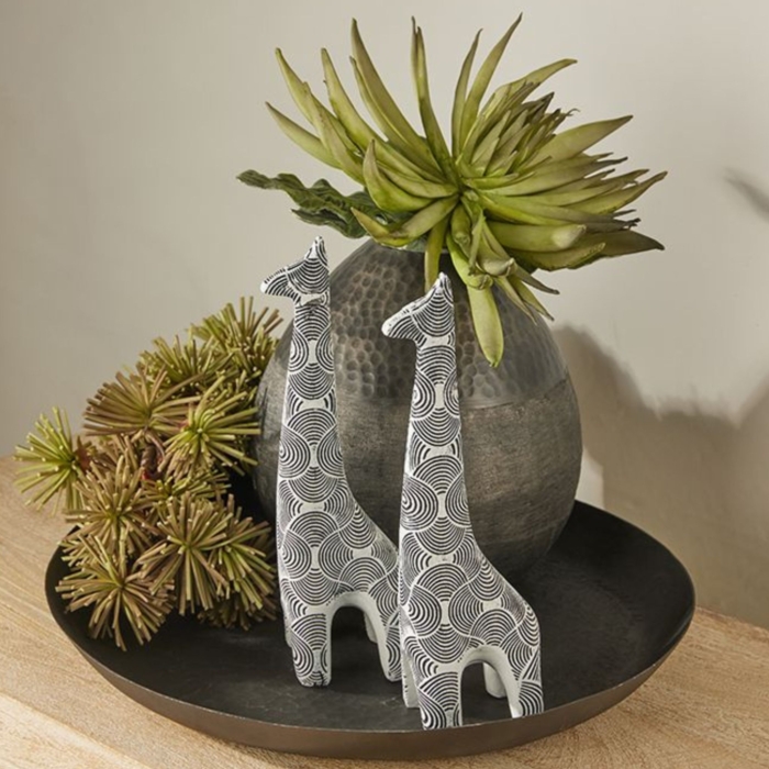 023482-2.jpg Blurry Giraffe Decor