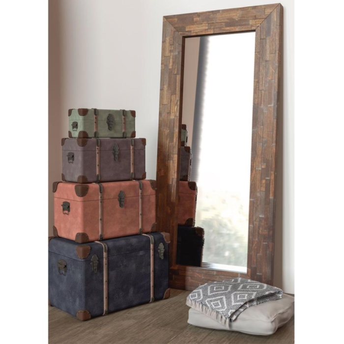 Woody Mirror