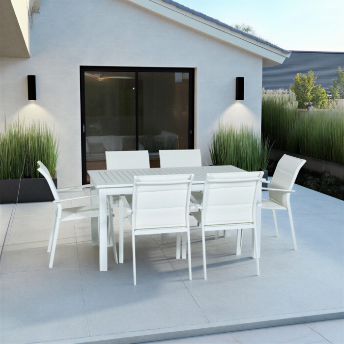 TRAYS Outdoor Dining Set