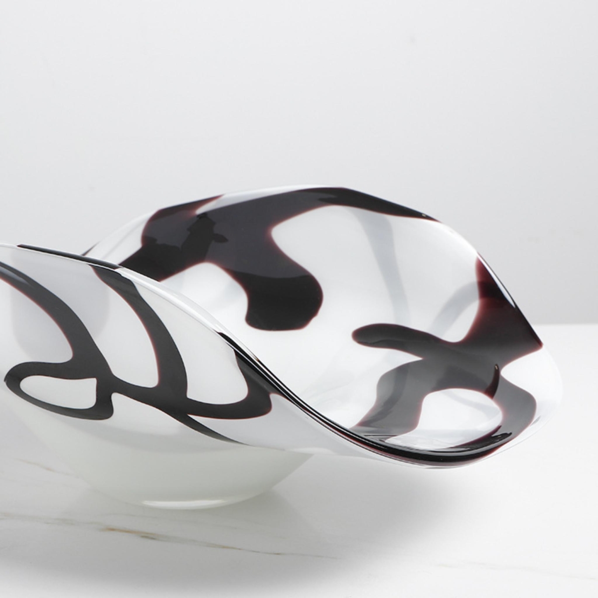 FB-E22007-3.jpg Black Line Bowl