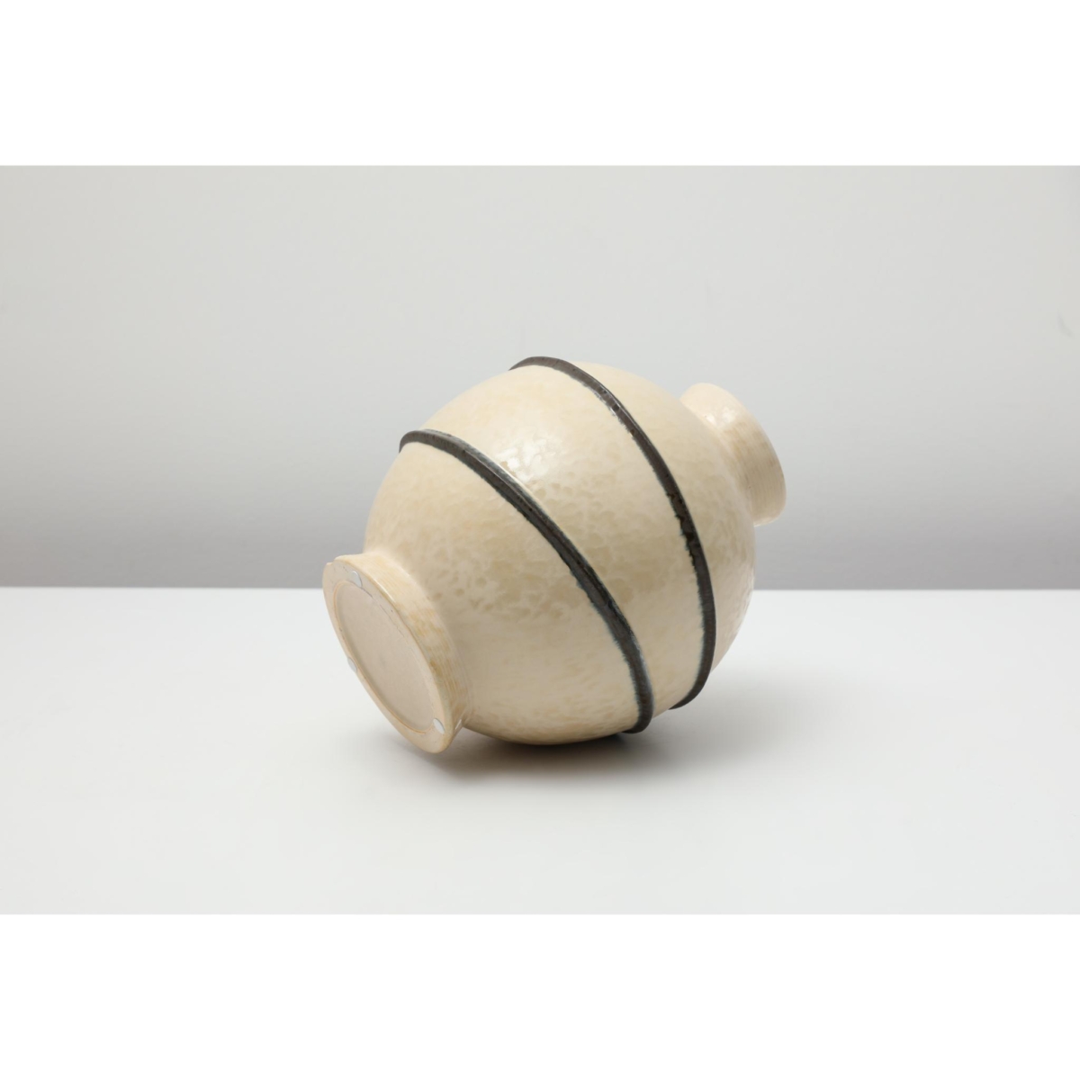 FD-D24063-1.jpg Astral Vase