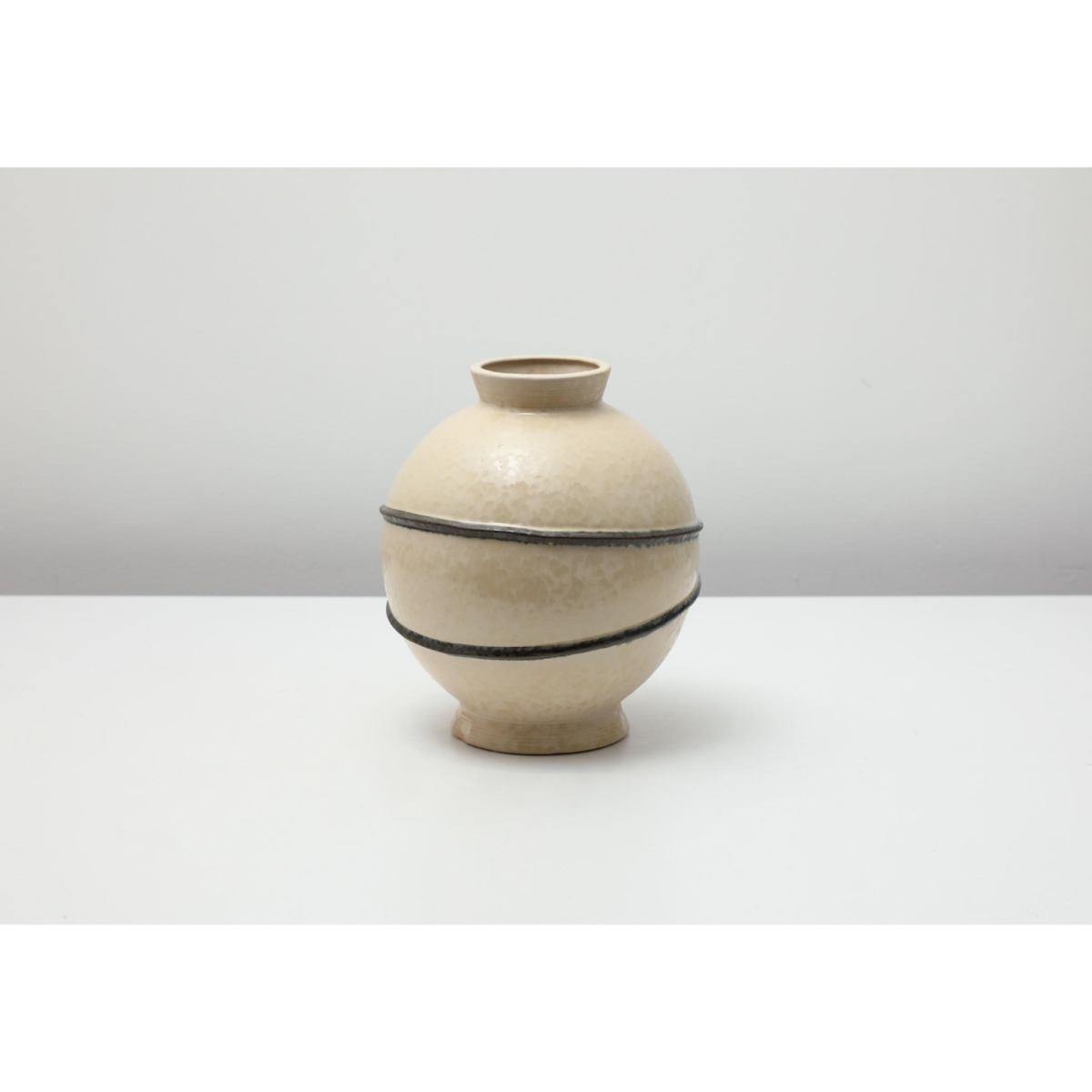 FD-D24063-2.jpg Astral Vase