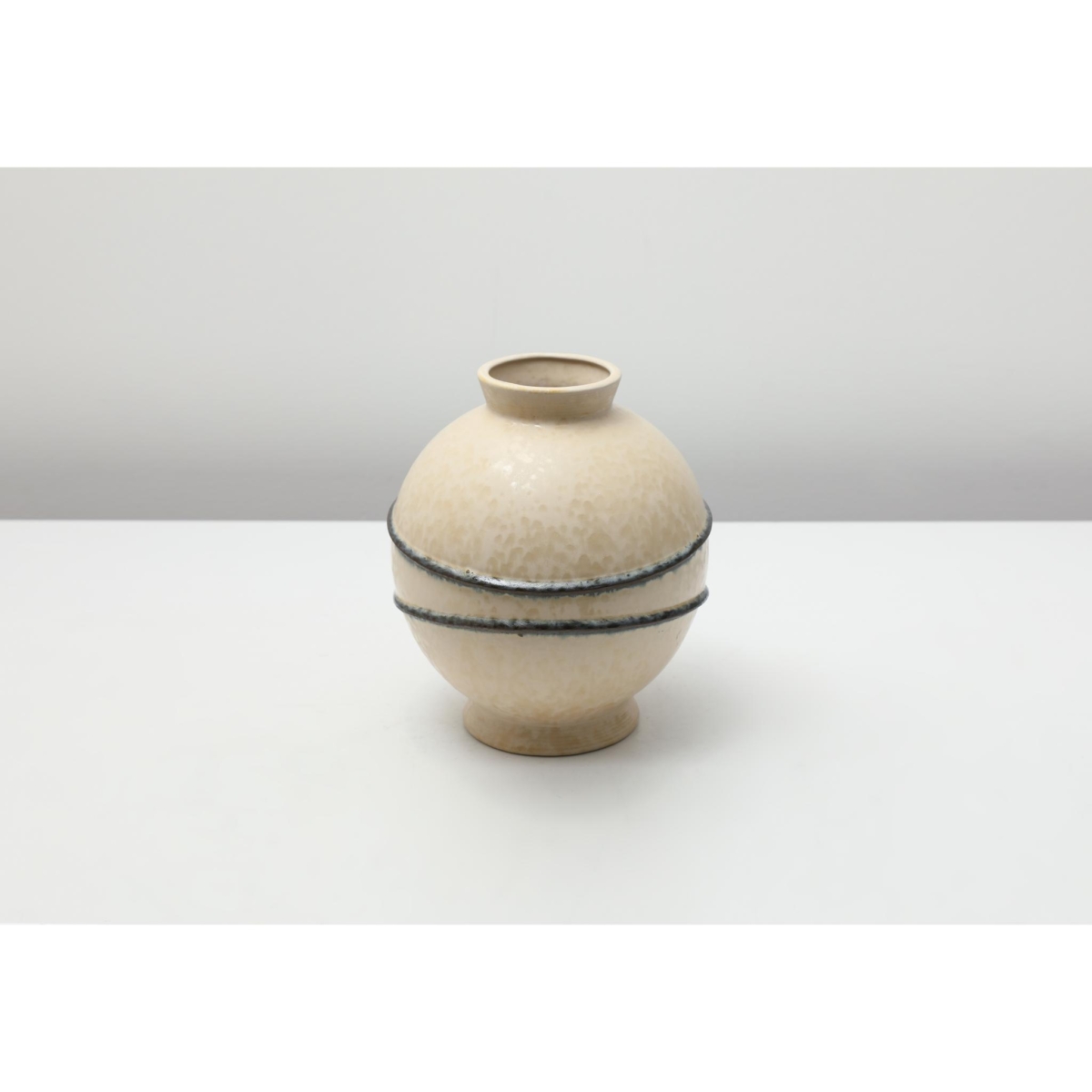 FD-D24063-4.jpg Astral Vase