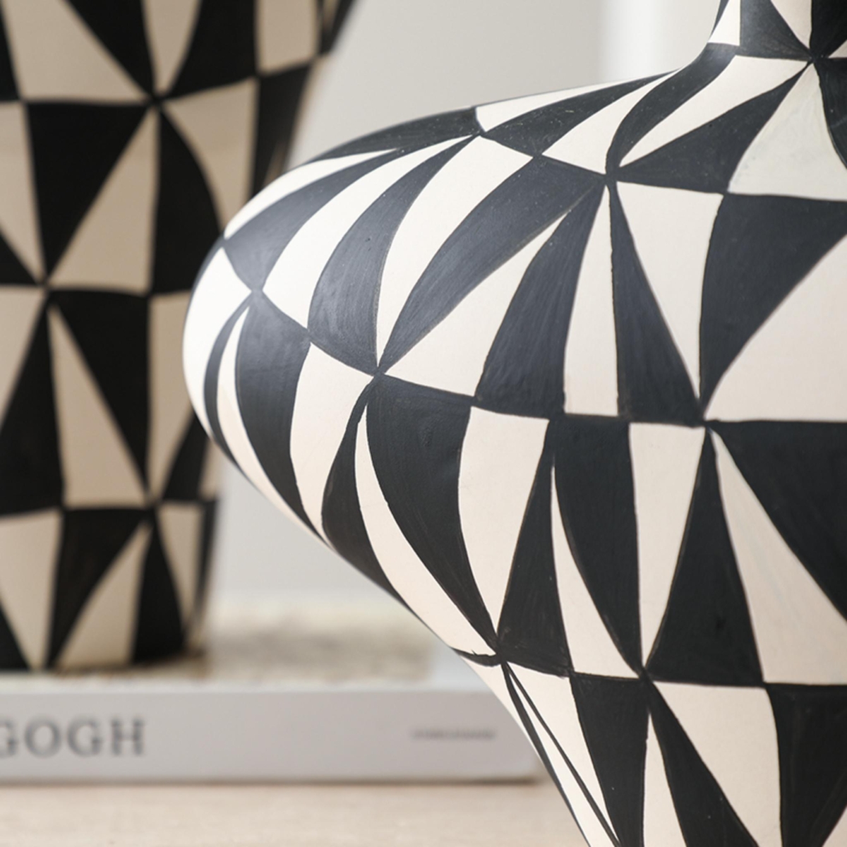 FD-D24067B-1.jpg Triangular Vase