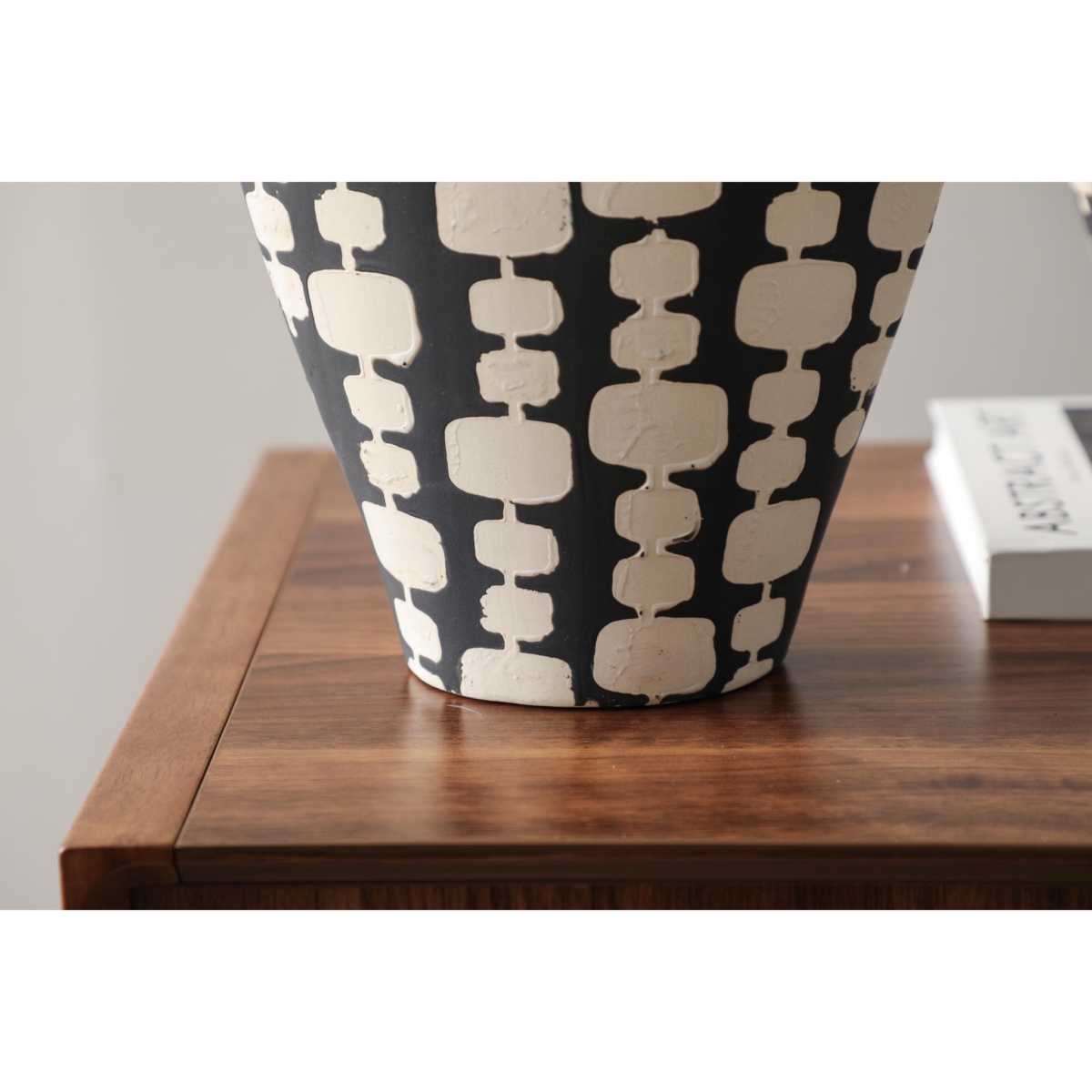 Black Narrow Vase