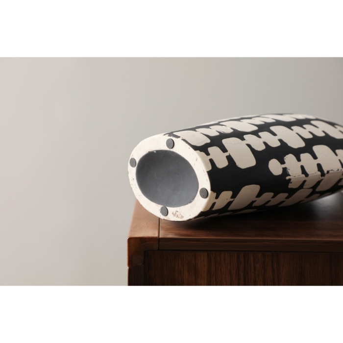 Black Narrow Vase