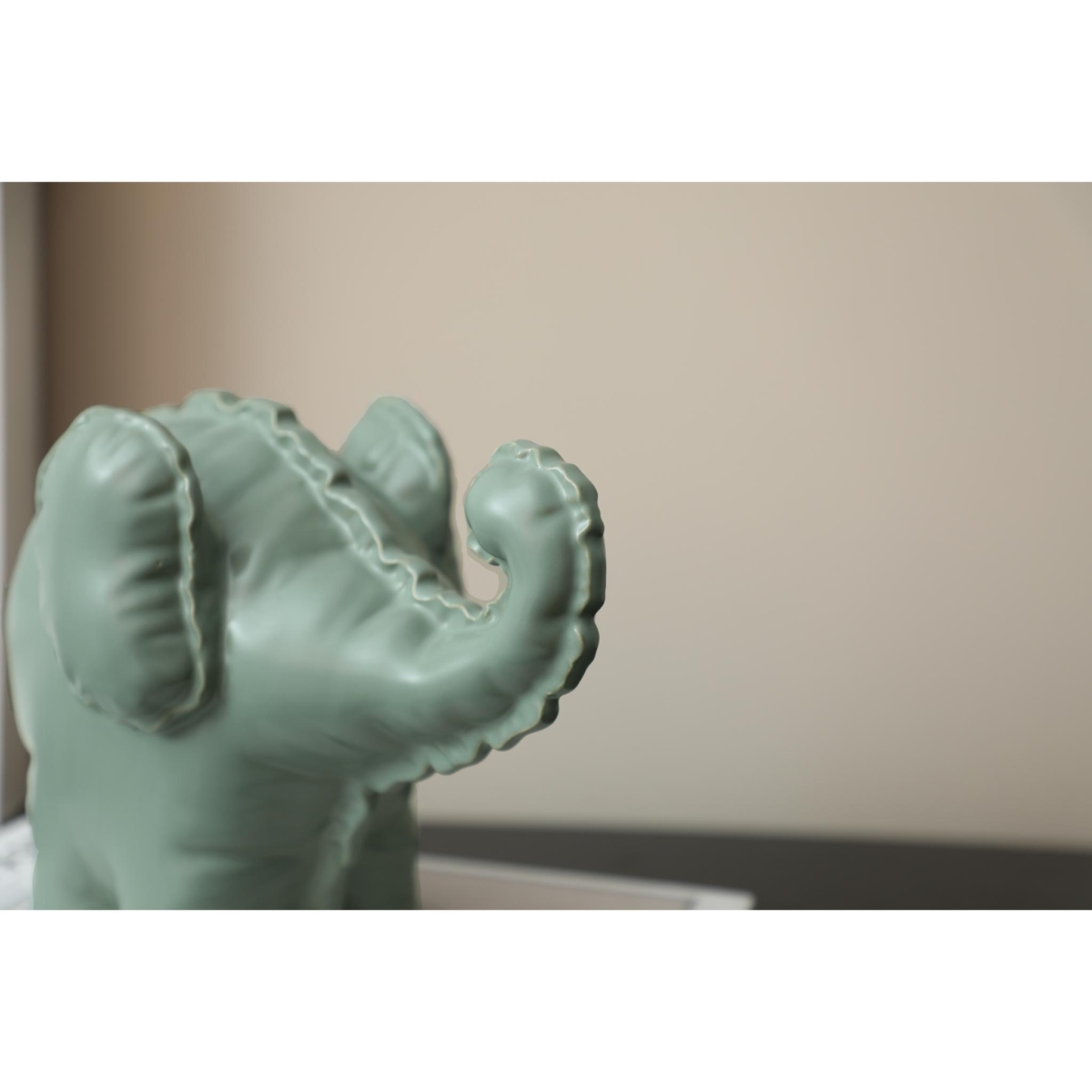 FD-D25075A-3.jpg Ceramic Elephant
