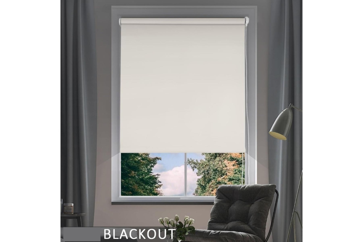 BLACKOUT ROLLER BLIND140X160IV