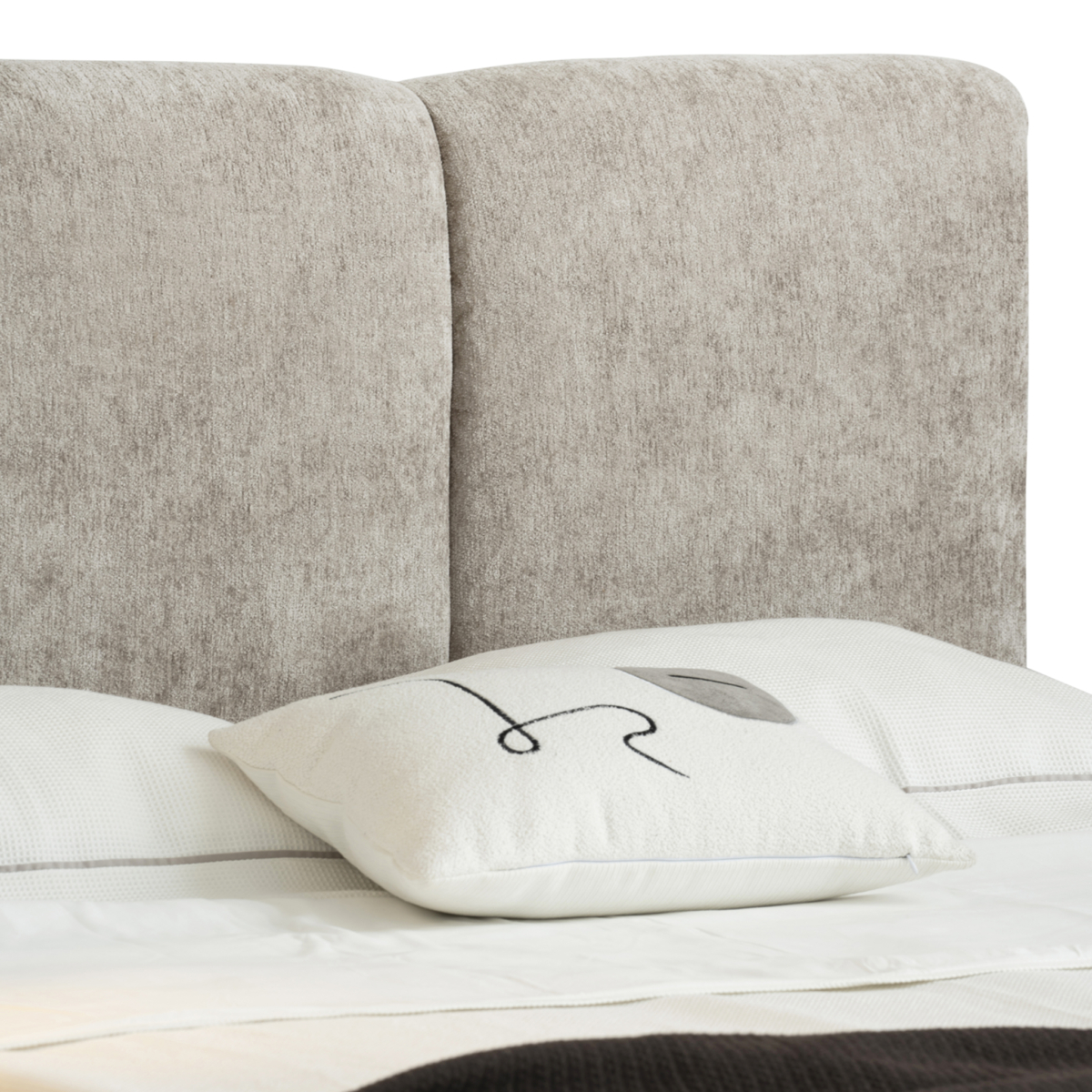 Beige Bed 5.5ft Fb