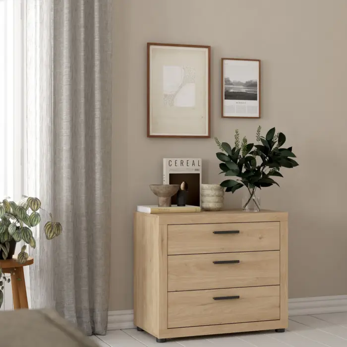 MIRA Chest of Drawers