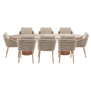 LURA Outdoor Dining Set